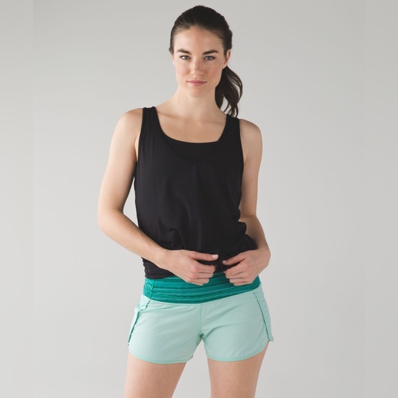 NWOT Lululemon Run Times Short
in Sea Mist/ Wave Twist Jungle Hero Blue. 
Size 6 - Picture 4 of 7